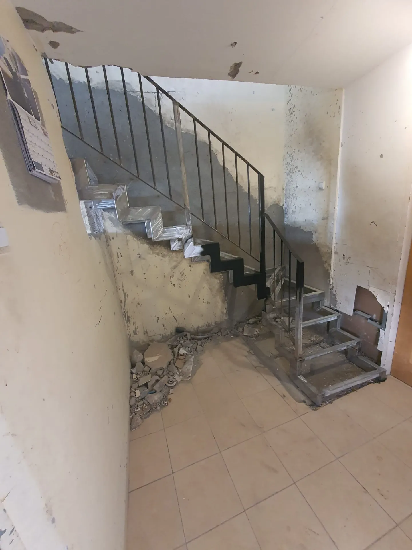 מדרגות משולבות עץ