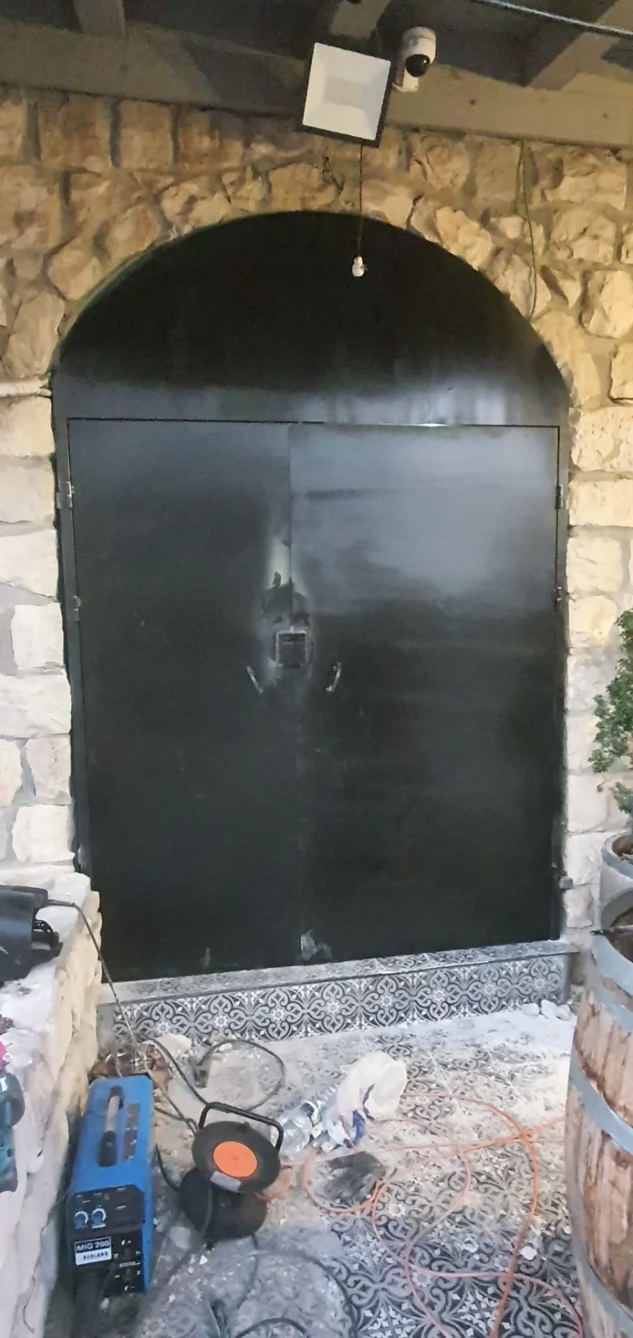 שער עם קשת עליונה